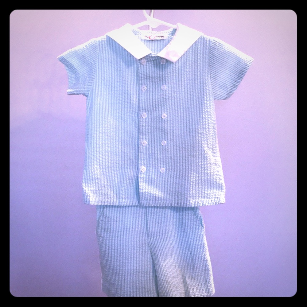Seersucker top and shorts ⭐️New Listing⭐️